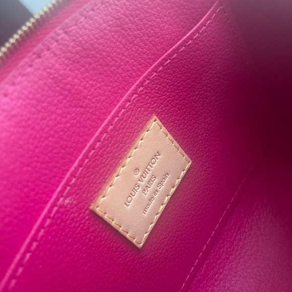 Authentic Louis Vuitton Pink Ikat Cosmetic Case - Picture 3 of 9